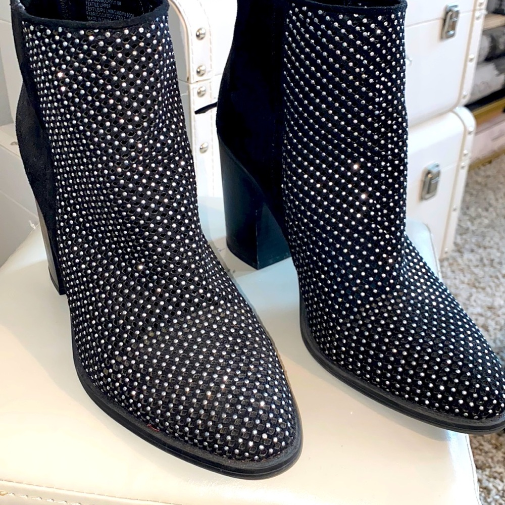 Madden girl zip up sparkle booties